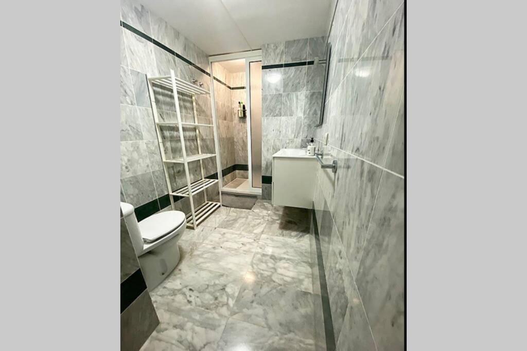 Dinastia De La Reina Apartment Арона Екстериор снимка